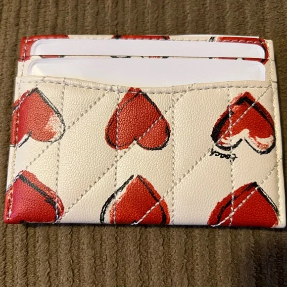 Coach Essential Card Case
With Quilting And Heart Print NWT w/packaging - Picture 2 of 5